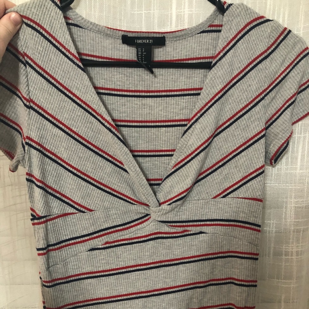 Cut knot front top !❤️💙🤍